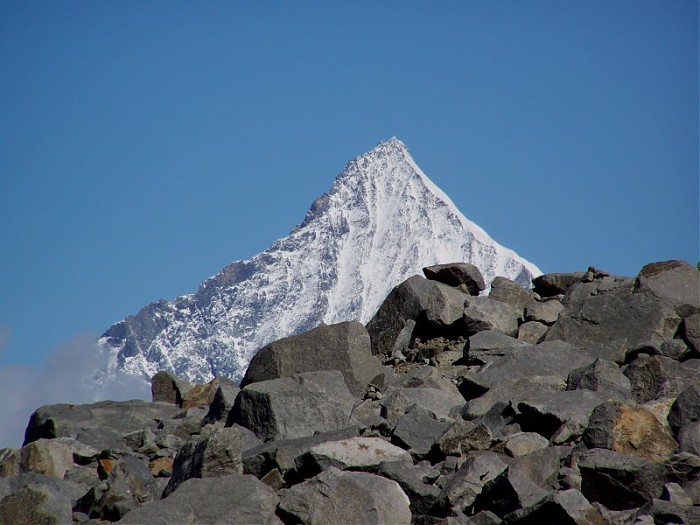 wystający majestatyczny Weisshorn